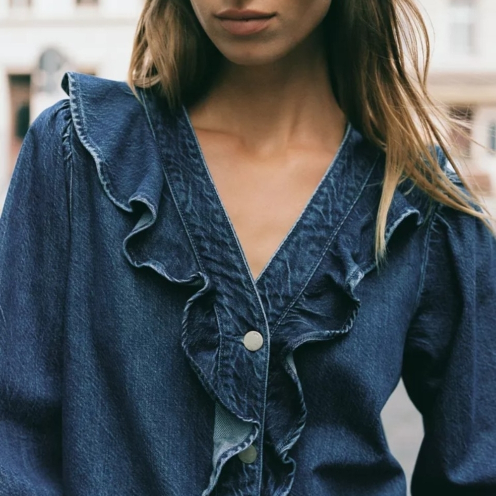 NWT Zara Denim Ruffle Button-Front Blouse In Dark Wash - M - Picture 2 of 7